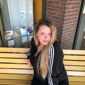 Meet your Posher, Lydia